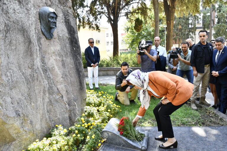 Meral Akşener İzmir'de İzmir adayını ilan etti