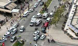 İzmir Adliyesi önündeki restoran çatışma: Çok sayıda yaralı var