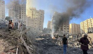 İsrail, bu defa Gazze’deki camiyi vurdu: Ölü ve yaralılar var
