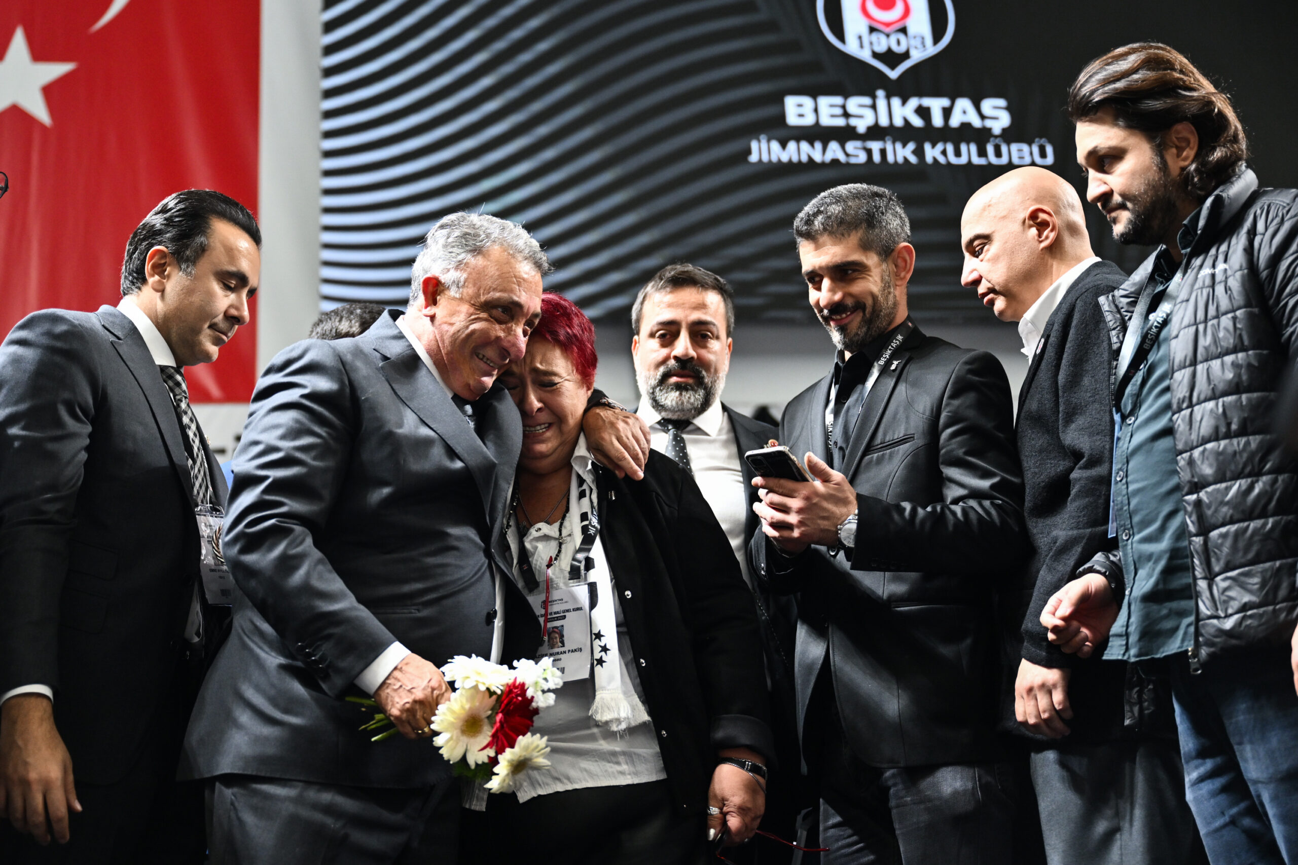 Ahmet Nur Çebi, Beşiktaş’a veda etti!