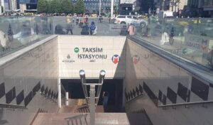 İstanbul Valiliği kararıyla Taksim ve Şişhane metroları kapatıldı