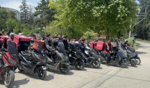 Moto kuryeler öldürülen Ata Emre için kontak kapattı