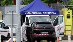 Fransa’da cezaevi minibüsüne pusu kuruldu mahkum firar etti