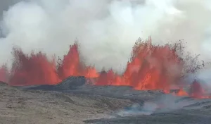 İzlanda da yanardağ son 6 ayda 5’inci kez patladı