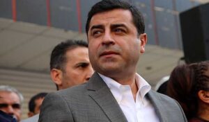 Selahattin Demirtaş’a ‘hedef gösterme’ davasında beraat