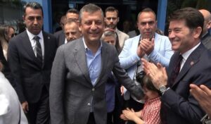 Rize’de Çay Mitingi:Özgür Özel, Erdoğan’ın memleketinde