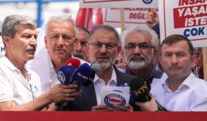 Emekli Memur-Sen üyelerinden enflasyon verileri protestosu