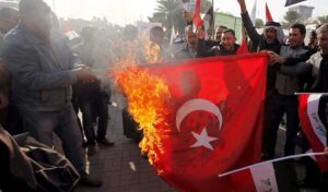 CHP’den Suriye açıklaması: Türk bayrağını yakması kabul edilemez