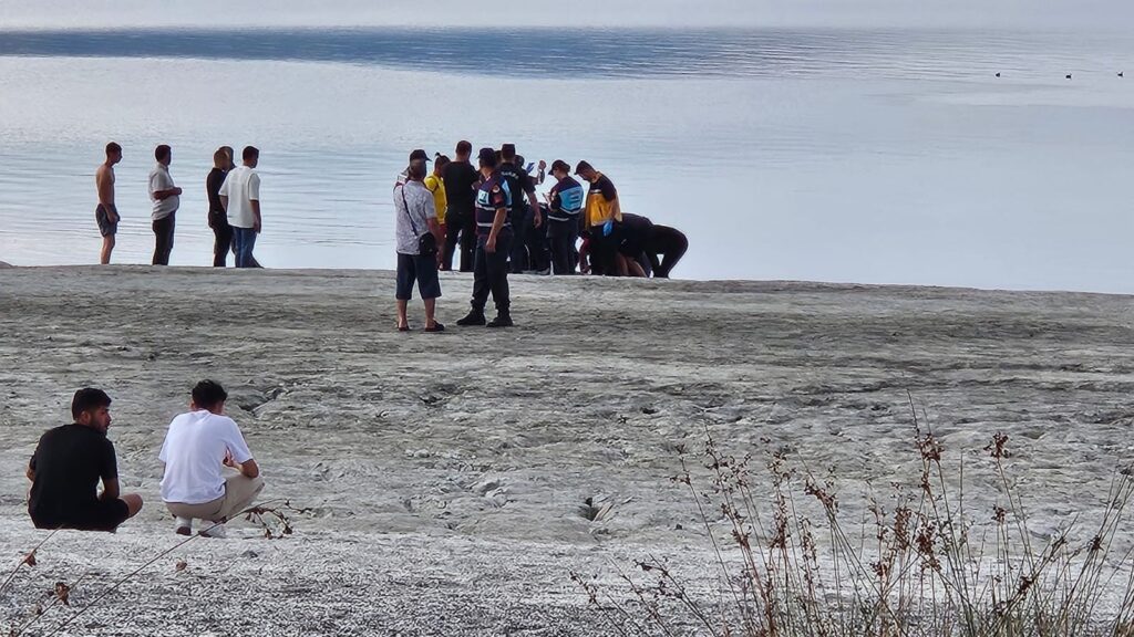 Salda Gölü’nde boğularak öldü