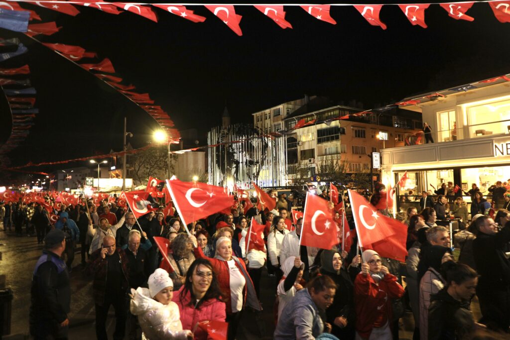 Mudanya'da denizden karaya Cumhuriyet coşkusu