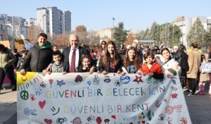 Nilüferli çocuklar “Güvenli Kent” için yürüdü