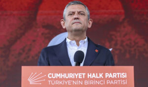 Özgür Özel: Bahçeli ile demokrasi safında yeniden buluşmayı arzu ederiz