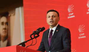 Özgür Çelik saat vererek çağrıda bulundu: Tüm İstanbulluları bekliyorum